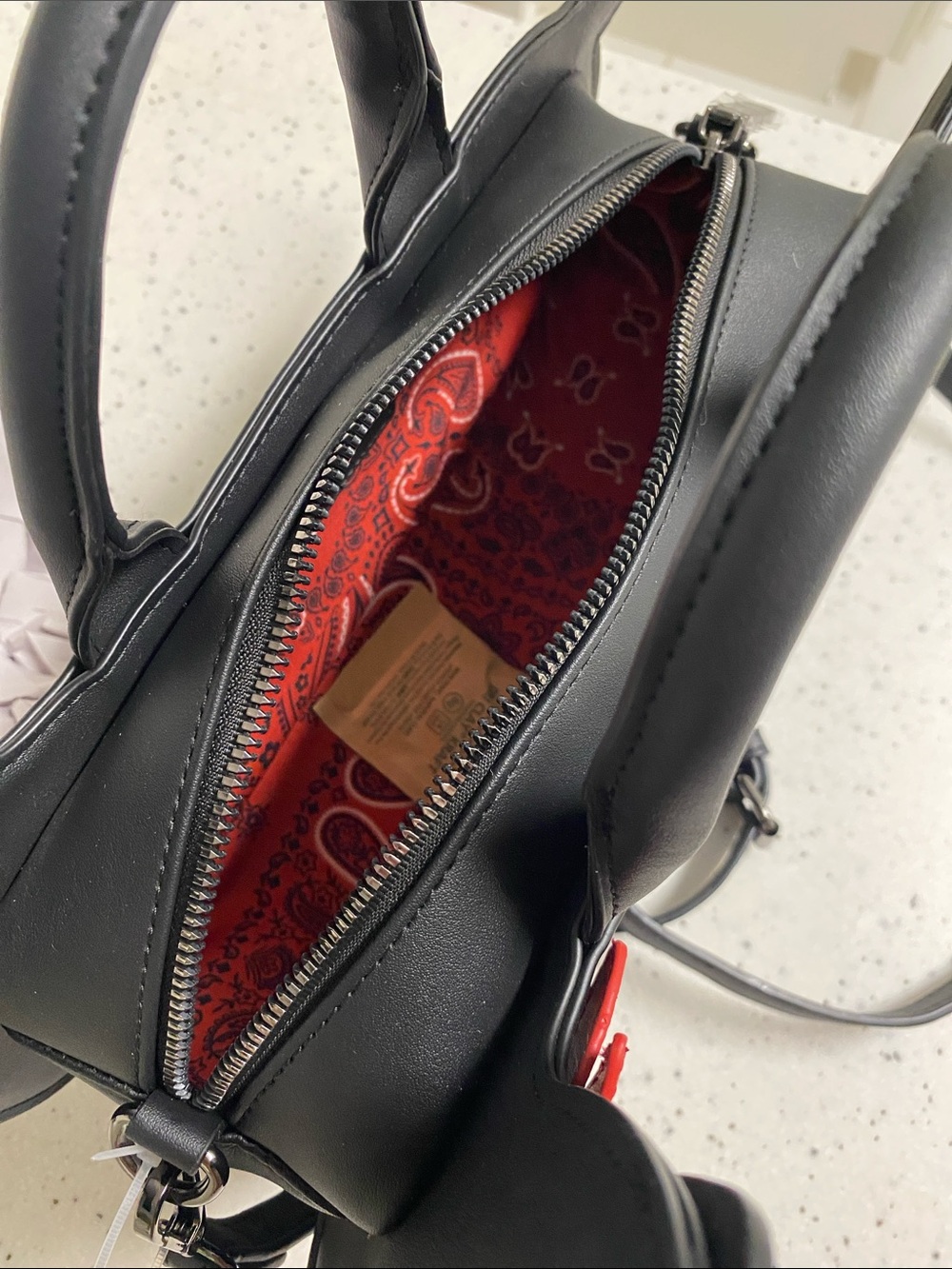 NWT. Betsey Johnson, dachshund handbag. - Picture 7 of 12